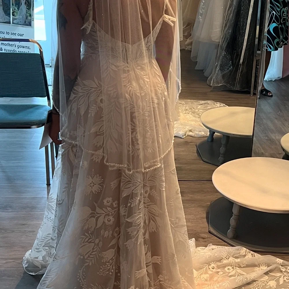Maggie Sottero White Floral Lace Wedding Dress - Picture 3 of 5